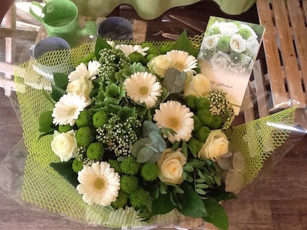 Boeket witte en groene tinten