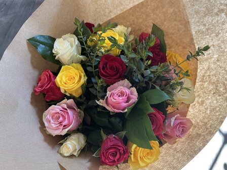 Boeket van de maand mix rozen