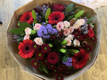 Luxe boeket rode tinten