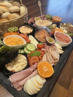 Partyschotel met mini broodjes 