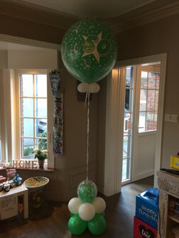 Ballondecoratie 50 jaar - ballon goud 90cm met voet