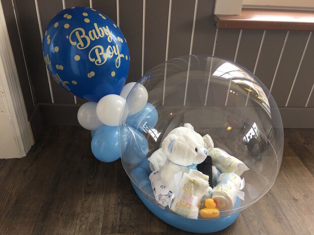 Glossy Globe baby gevuld met pampers