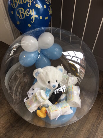 Glossy Globe baby gevuld met pampers