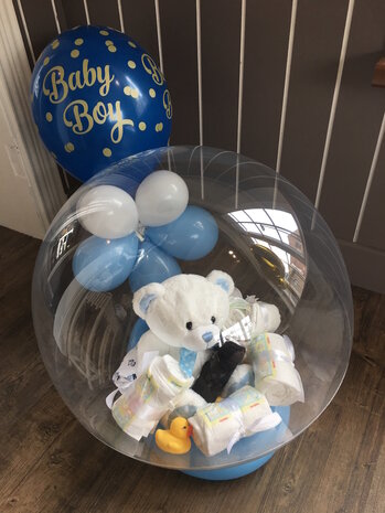 Glossy Globe baby gevuld met pampers