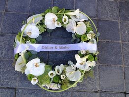 Rouwkrans witte orchidee 40 cm