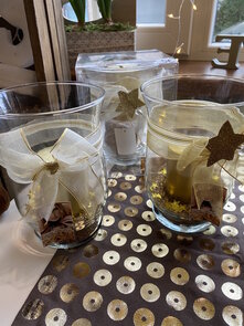 Glas met kaars en deco