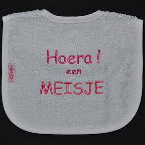 slabbetjes met standaard tekst: Hoera, een meisje