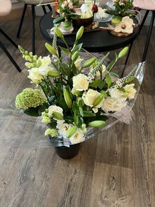 La Belle Fleur Boeket wit en groen